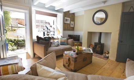2 Bed in Robin Hood's Bay 1