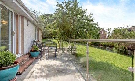 4 Bed in Penrith 0