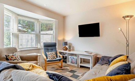 3 Bed in Cheltenham 1