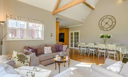 6 Bed in Ringwood 8
