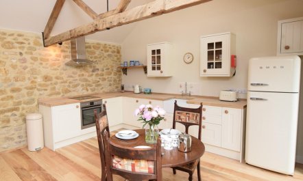 1 Bed in Stoke Abbott 5