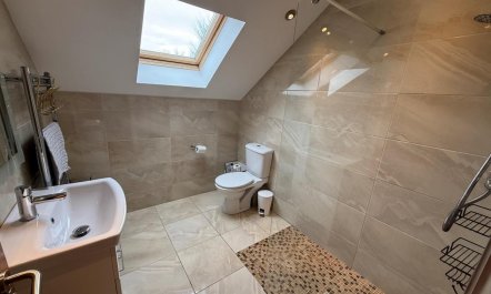 in Cosheston (60704) 6