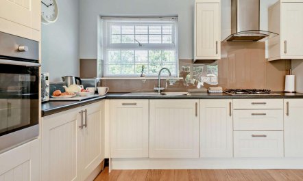 2 Bed in Cosheston 6