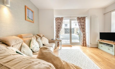 1 Bed in Tenby