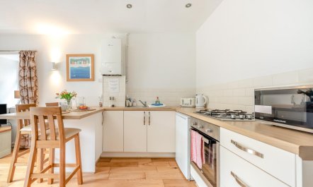 1 Bed in Tenby 3