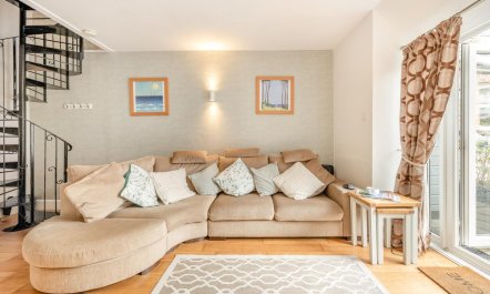 1 Bed in Tenby 7