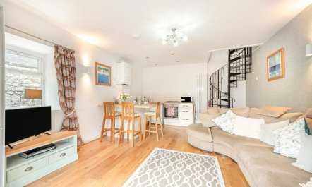 1 Bed in Tenby 4