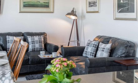 2 Bed in Tenby 2