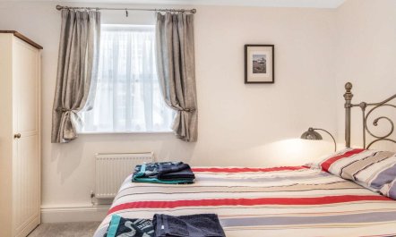 2 Bed in Tenby 8