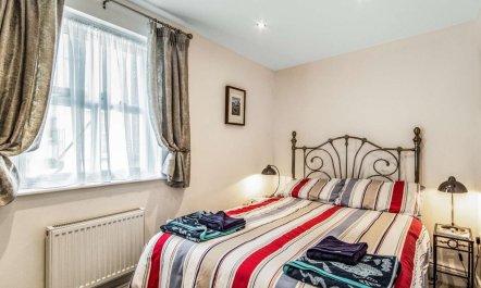 2 Bed in Tenby 7