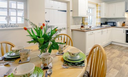 2 Bed in Alford 2