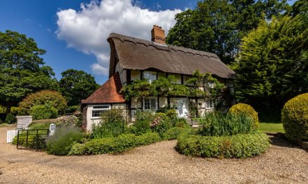 6 Bed in Lymington 1