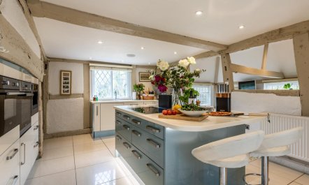 6 Bed in Lymington 9