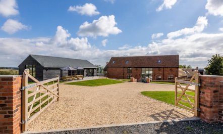 4 Bed in Kidderminster