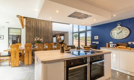 4 Bed in Kidderminster 7