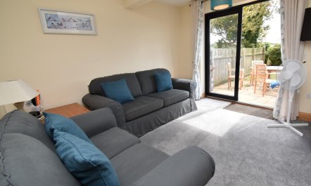 3 Bed in Weymouth 1