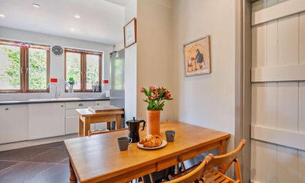 4 Bed in Pevensey Bay 6