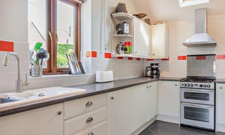 4 Bed in Pevensey Bay 5