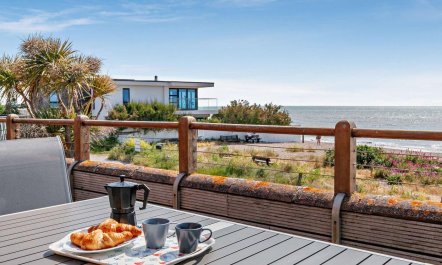 4 Bed in Pevensey Bay