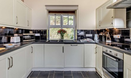 2 Bed in Aberdyfi 7