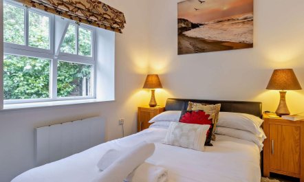 2 Bed in Aberdyfi 8