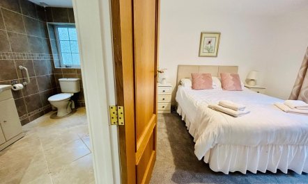2 Bed in Pembroke 7