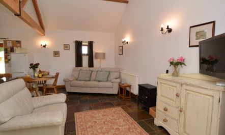 2 Bed in Sherborne 3