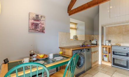 1 Bed in Wotton -under- Edge 8