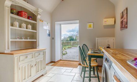 1 Bed in Wotton -under- Edge 5