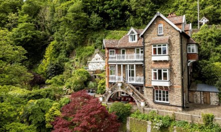 9 Bed in Lynton