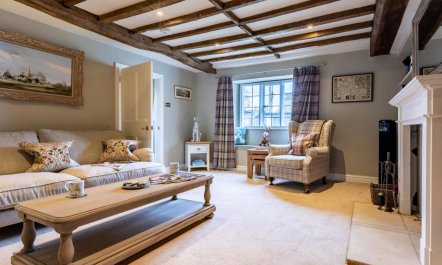 3 Bed in Cheltenham 2