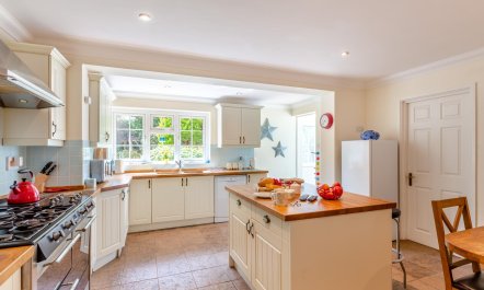 4 Bed in Dorchester 5