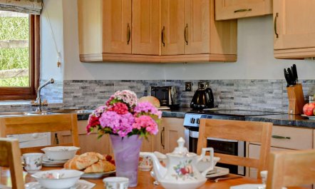 2 Bed in Looe 7
