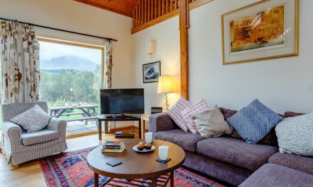 4 Bed in Fort William 8