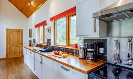4 Bed in Fort William 9