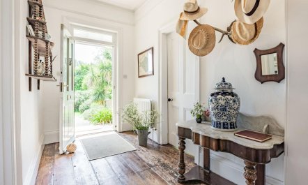 5 Bed in Bonchurch 2