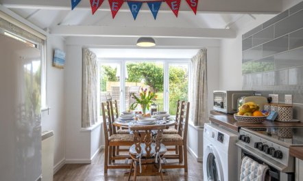 3 Bed in Brook 3