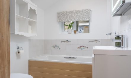3 Bed in Brook 9
