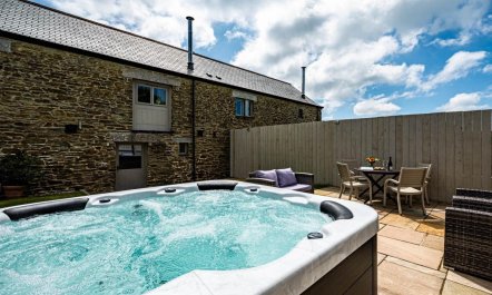 2 Bed in Camelford 0