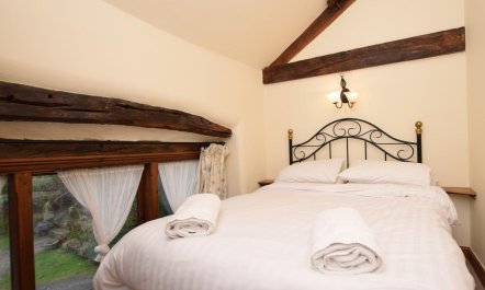 3 Bed in Hope Valley 9