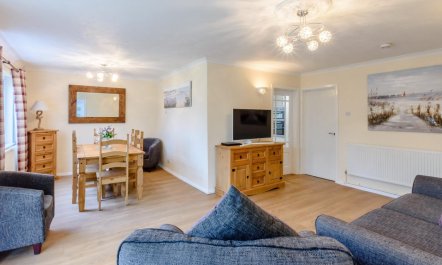 3 Bed in Freshwater 2