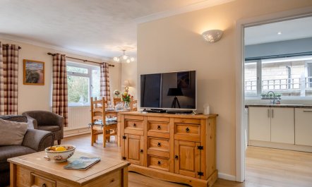 3 Bed in Freshwater 4
