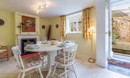 2 Bed in Little Walsingham 1