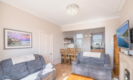 3 Bed in Aberdyfi 3
