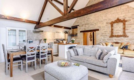 3 Bed in Chippenham 2