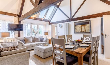 3 Bed in Chippenham 1