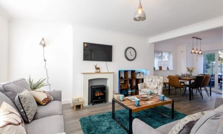 4 Bed in Brockenhurst 1