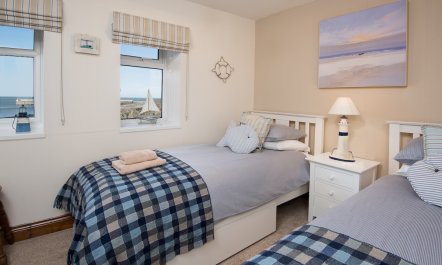 2 Bed in Seahouses 6