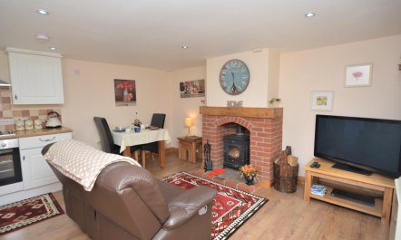 1 Bed in Holsworthy 1