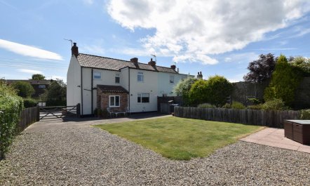 3 Bed in East Cowton 1